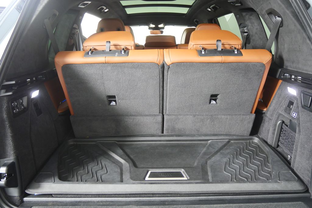 Thumbnail: 2025 BMW X7 - 19