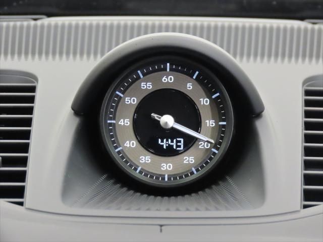 Thumbnail: 2026 Porsche Panamera - 25