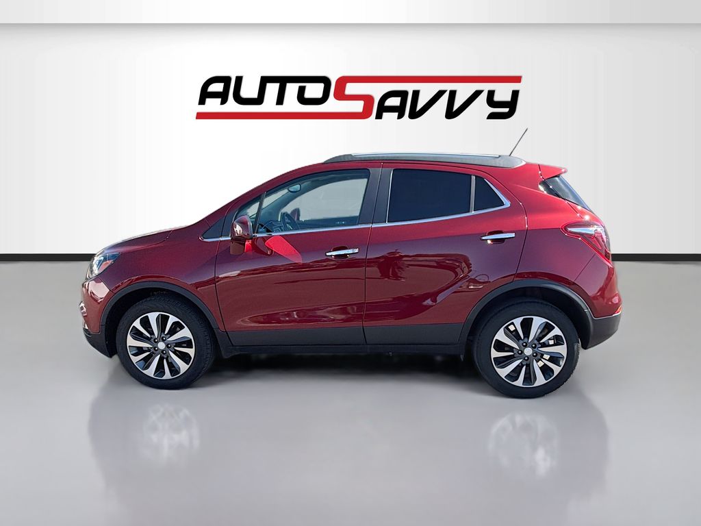 Used 2022 Red Buick Preferred image 4