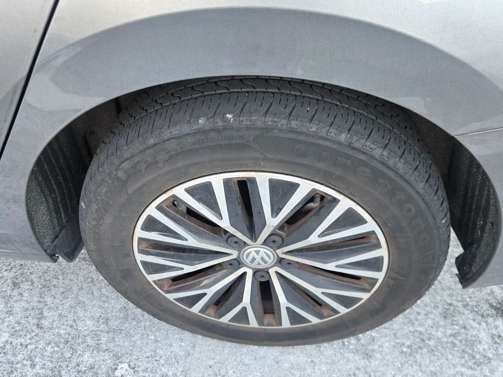 2019 Volkswagen Jetta - $12,624