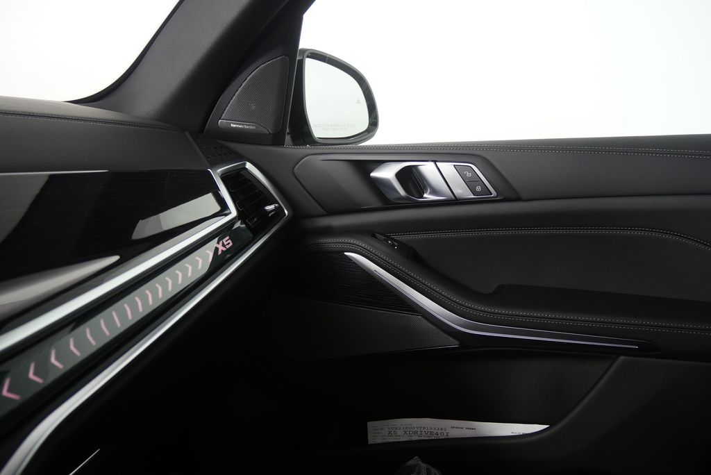 Thumbnail: 2026 BMW X5 - 24