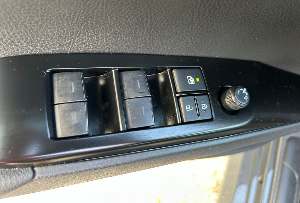 Thumbnail: 2025 Toyota Camry - 17