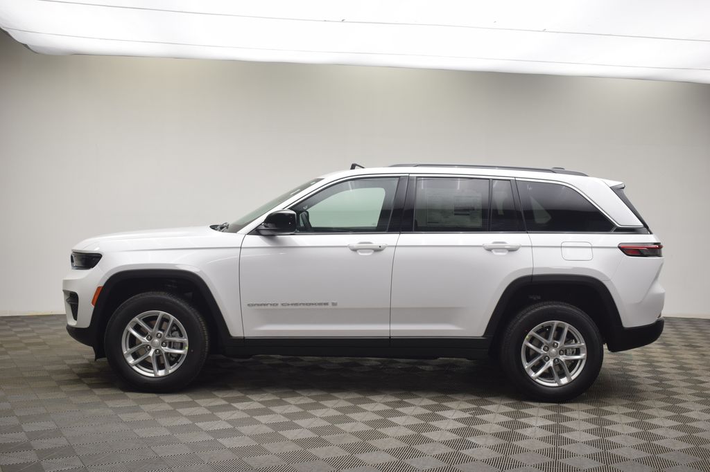 new 2026 Jeep Grand Cherokee car, priced at $43,595