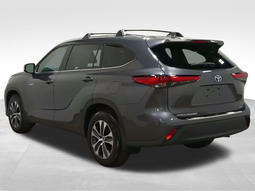 2021 Toyota Highlander Hybrid XLE