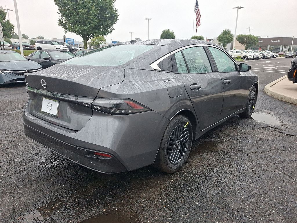 Thumbnail: 2027 Nissan Sentra - 4