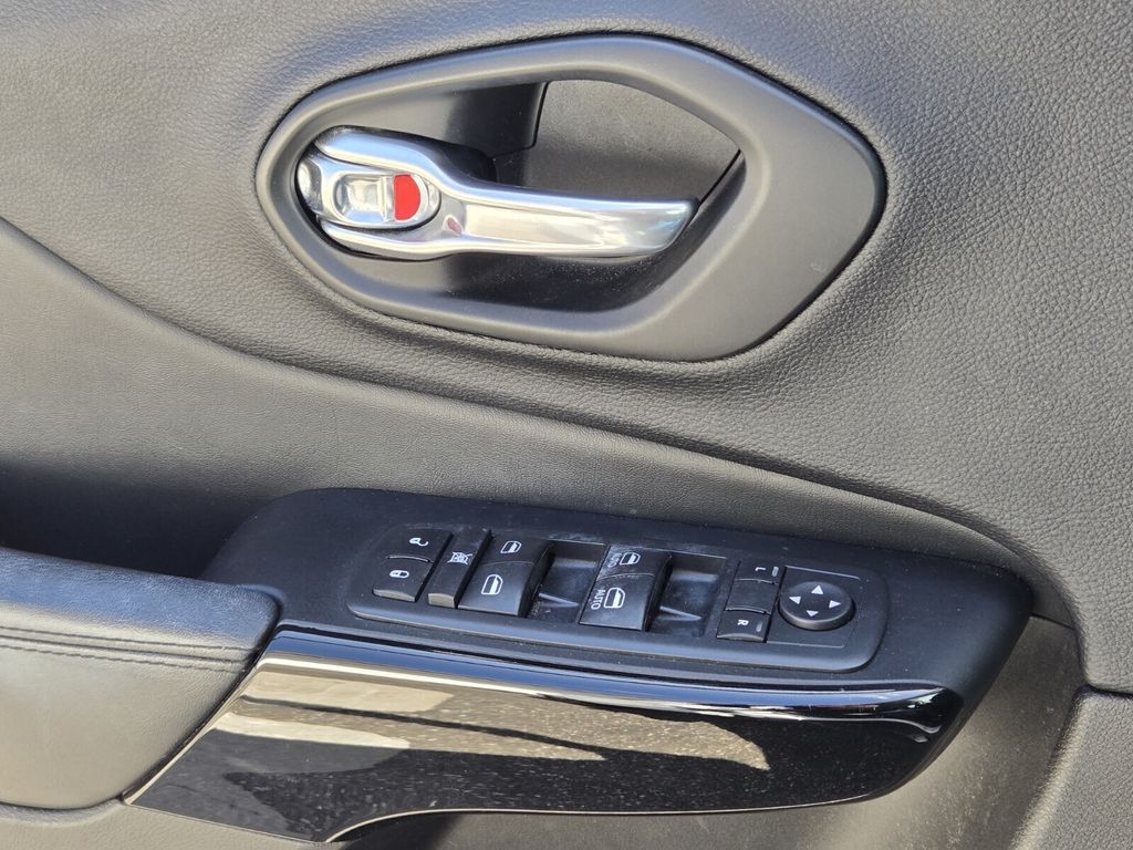 used 2020 Jeep Cherokee car, priced at $17,477