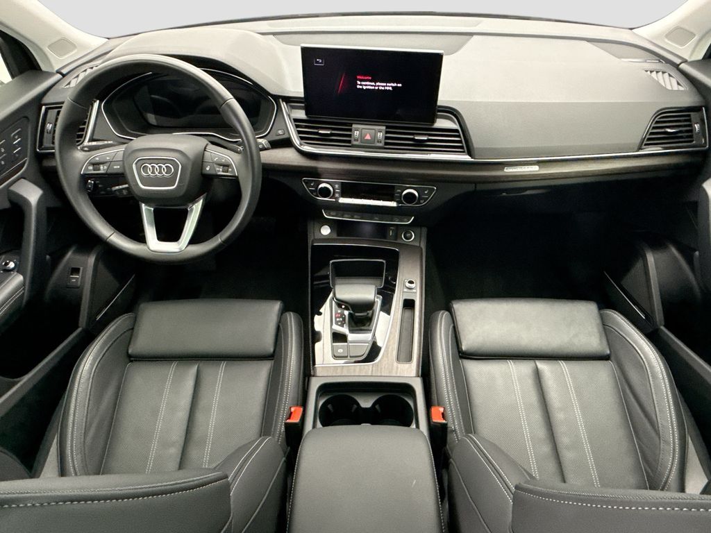 Thumbnail: 2025 Audi Q5 - 13