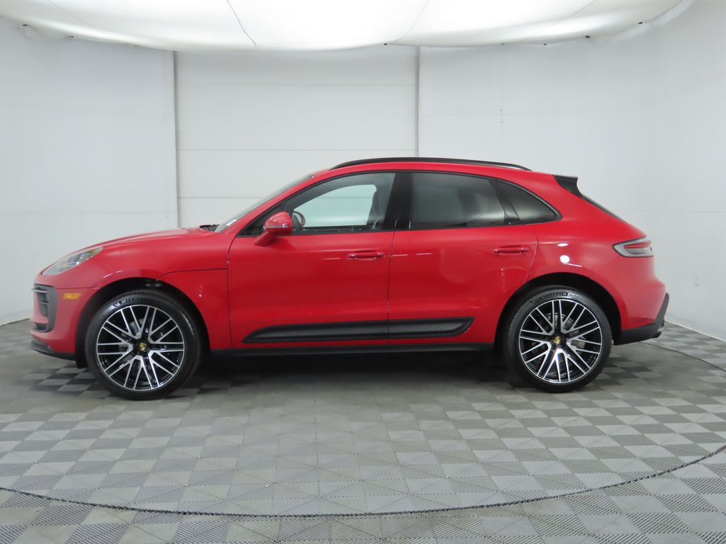 Thumbnail: 2025 Porsche Macan - 2
