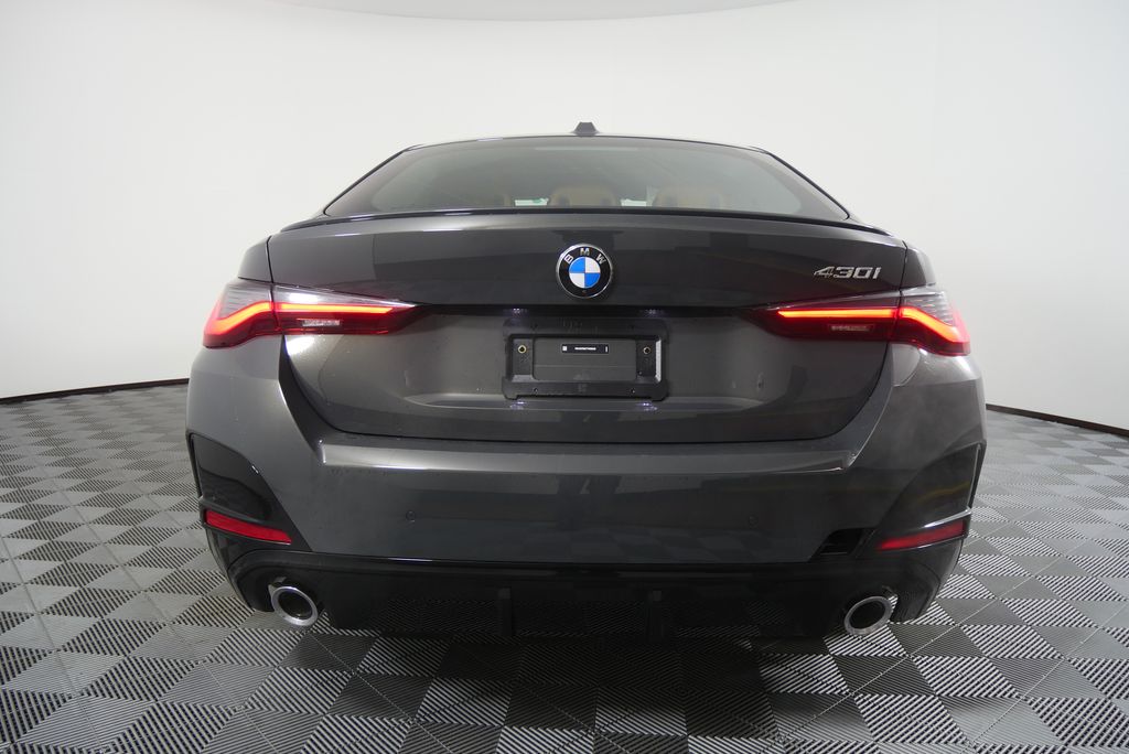 Thumbnail: 2026 BMW 4 Series - 4