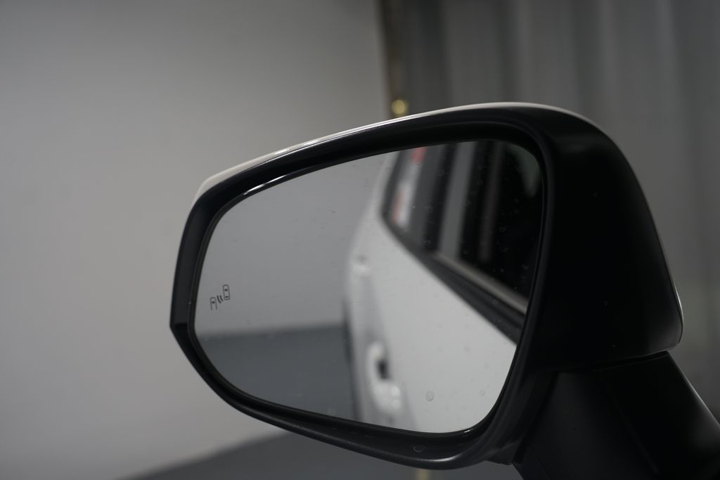 Thumbnail: 2025 Toyota RAV4 - 21