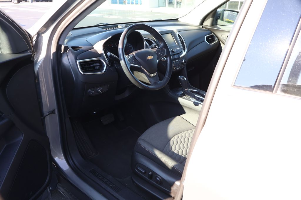 Thumbnail: 2018 Chevrolet Equinox - 12