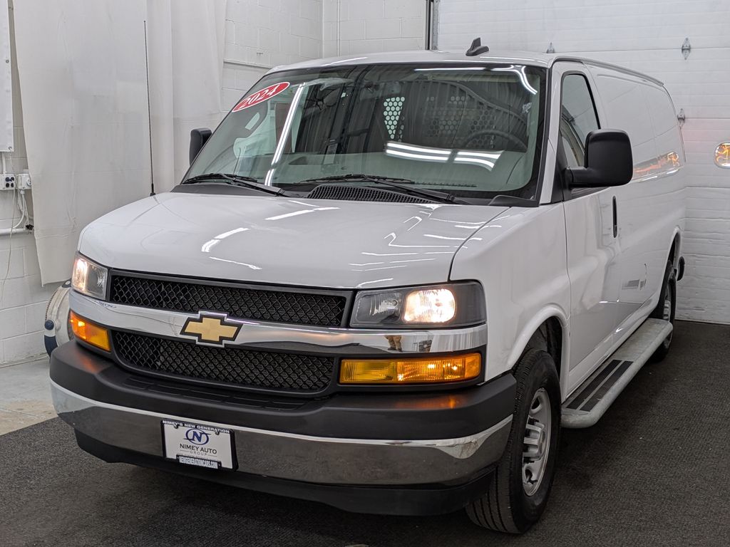 White 2024 Chevrolet Express Cargo 2500 RWD Van Rear-Wheel Drive 8-Speed Automatic Overdrive