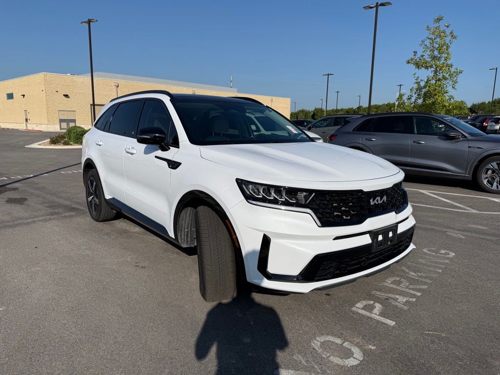 Thumbnail: 2023 Kia Sorento - 3