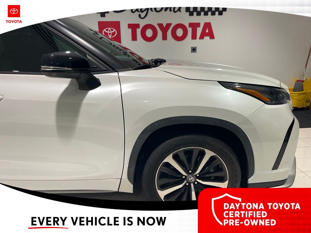 2022 Toyota Highlander XSE - Photo 9