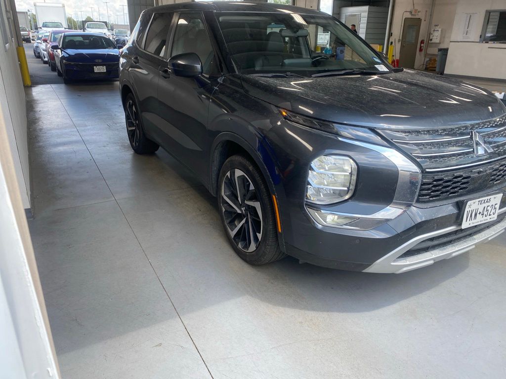 Graphite Gray 2024 Mitsubishi Outlander SUV / Crossover Front-Wheel Drive Continuously Variable Transmission