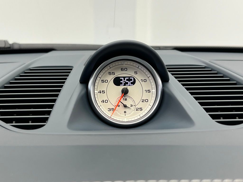 Thumbnail: 2019 Porsche 911 - 13