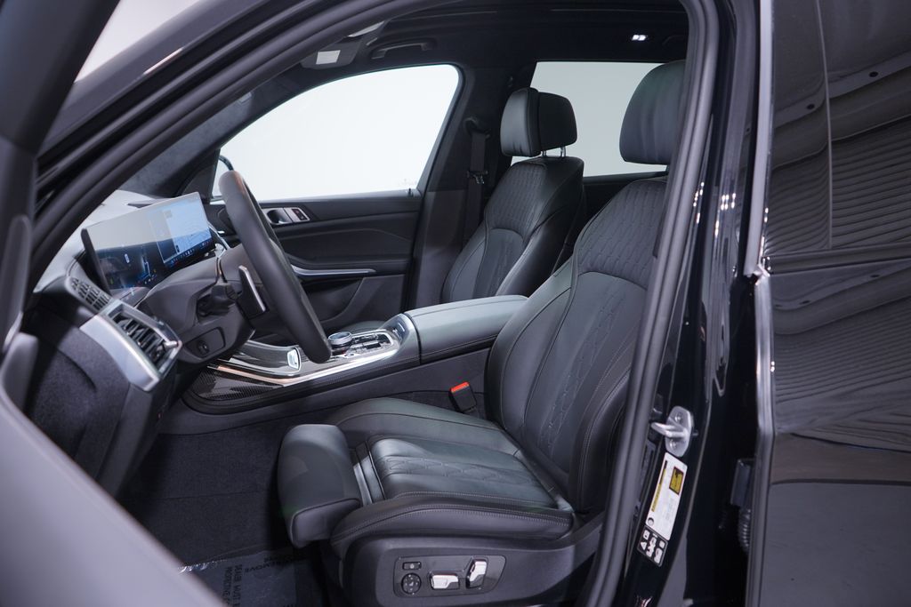 Thumbnail: 2025 BMW X7 - 7