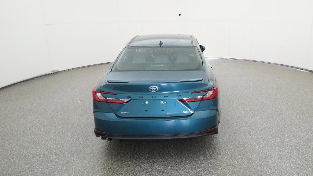 2025 Toyota Camry SE 8