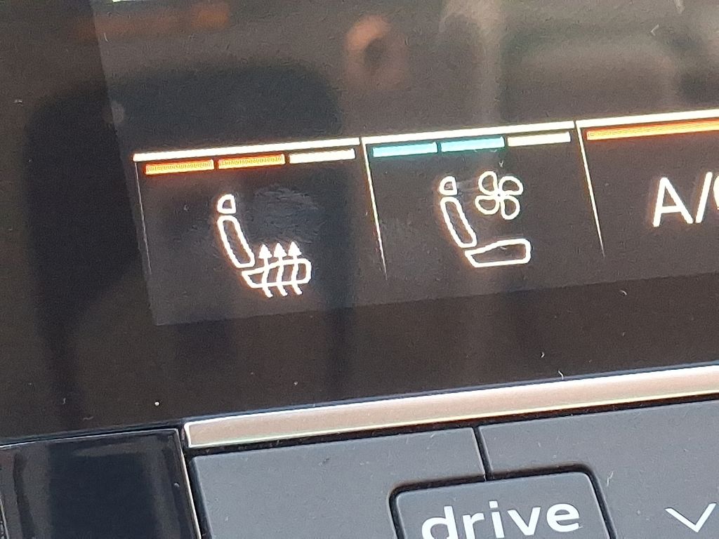 Thumbnail: 2022 Audi Q8 - 24