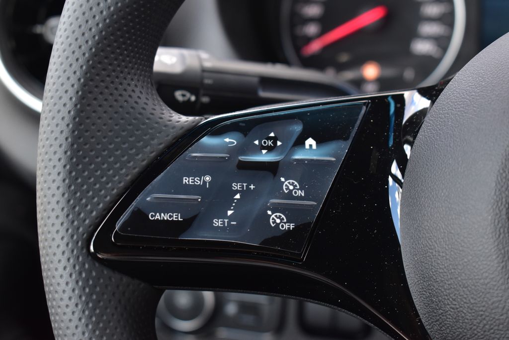 Thumbnail: 2025 Mercedes-Benz Sprinter - 14