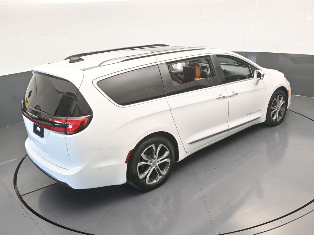 Used 2024 Bright White Clearcoat Chrysler Pinnacle image 66