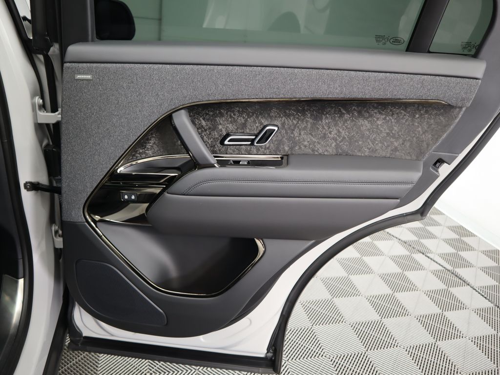 Thumbnail: 2023 Land Rover Range Rover Sport - 28