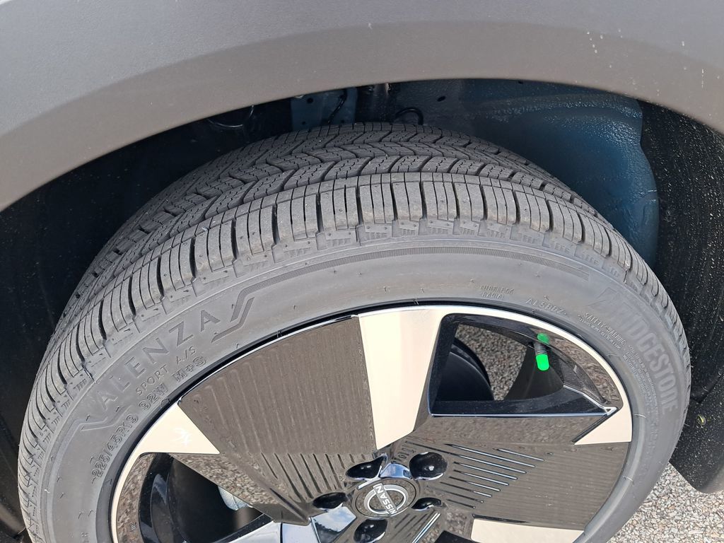 2026 Nissan Kicks SR White at South Hills Kia