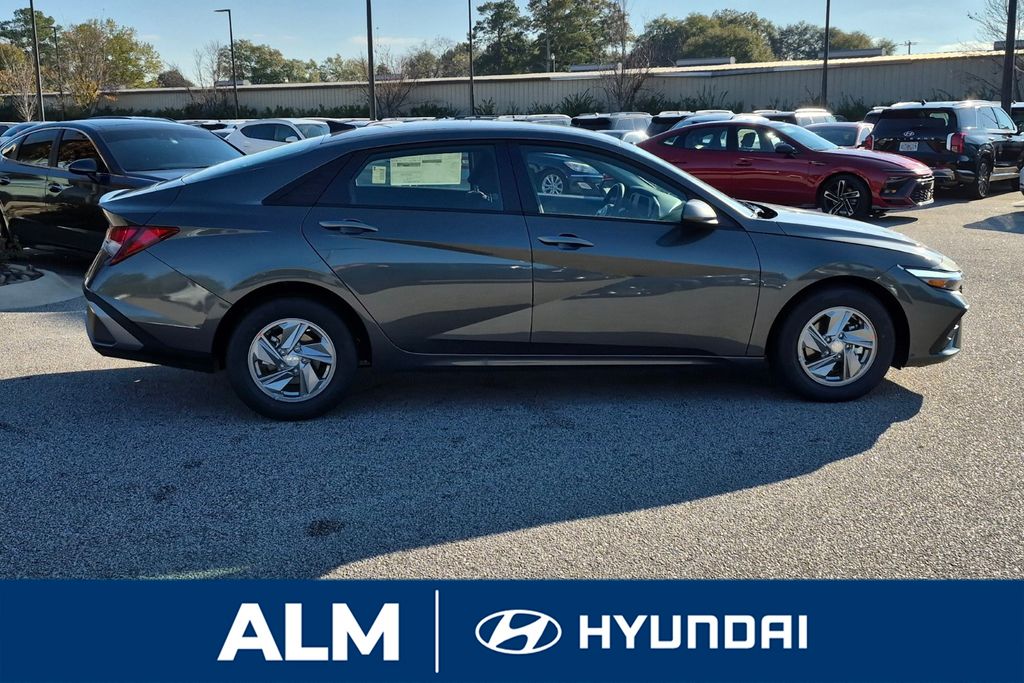 New 2026 Gray Hyundai SE image 5