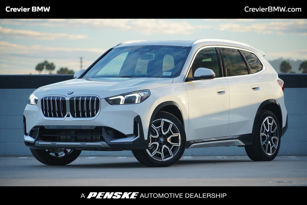 Thumbnail: 2027 BMW X1 - 1