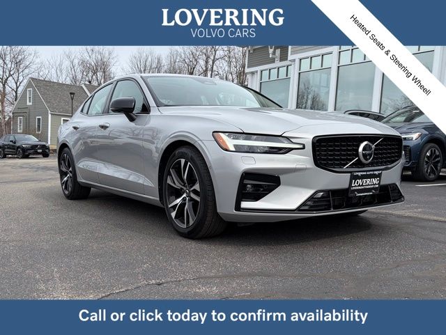 2023 Volvo S60 B5 Plus Dark Theme AWD
