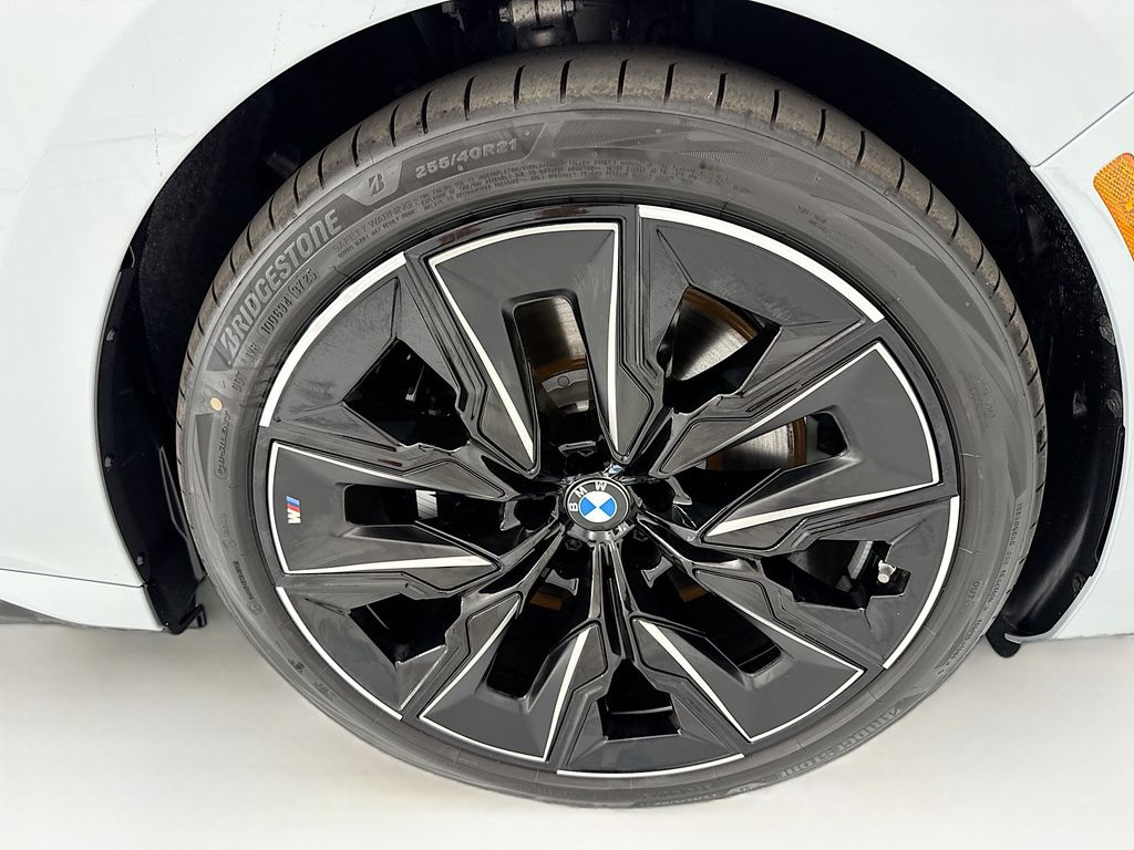 Thumbnail: 2026 BMW i7 - 31