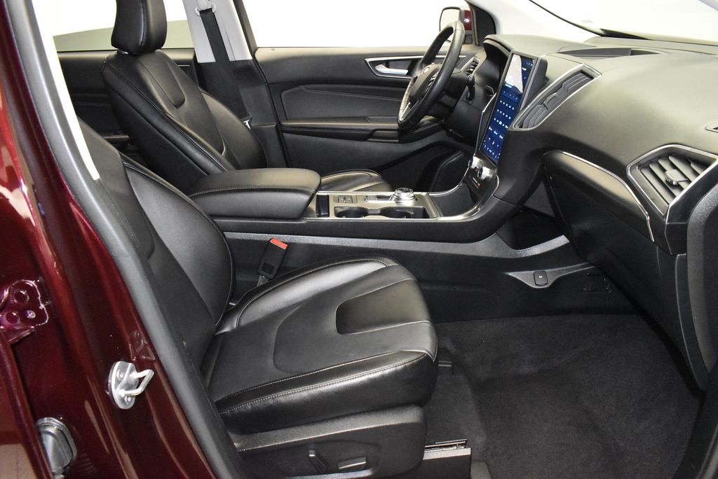 Thumbnail: 2022 Ford Edge - 23
