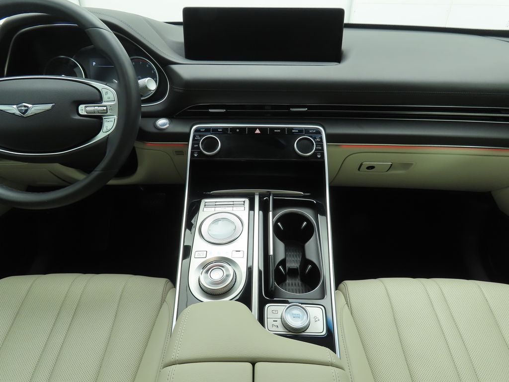 Thumbnail: 2021 Genesis GV80 - 13