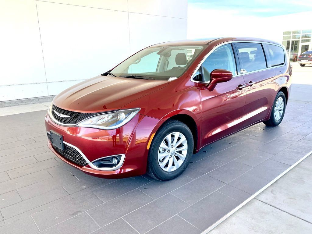Velvet Red Pearlcoat 2019 Chrysler Pacifica Touring Plus FWD Minivan Front-Wheel Drive 9-Speed Automatic