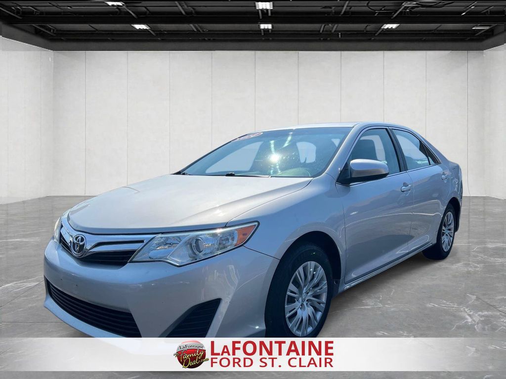 Classic Silver Metallic 2014 Toyota Camry Sedan Front-Wheel Drive 6-Speed Automatic