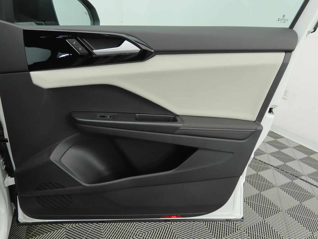 Thumbnail: 2025 Volkswagen Taos - 25