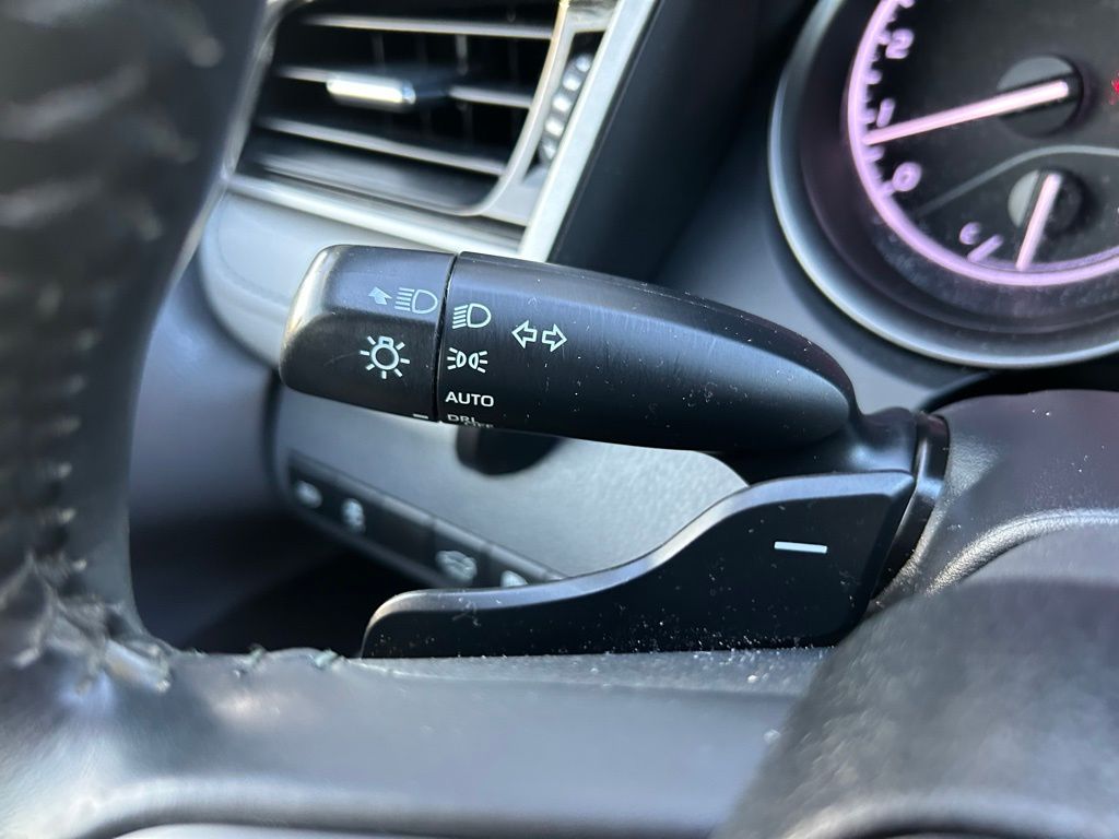 2021 Toyota Camry SE 22