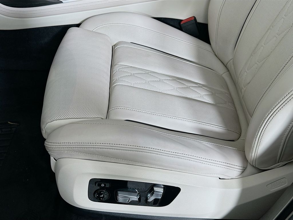 2022 BMW X7 xDrive40i 20