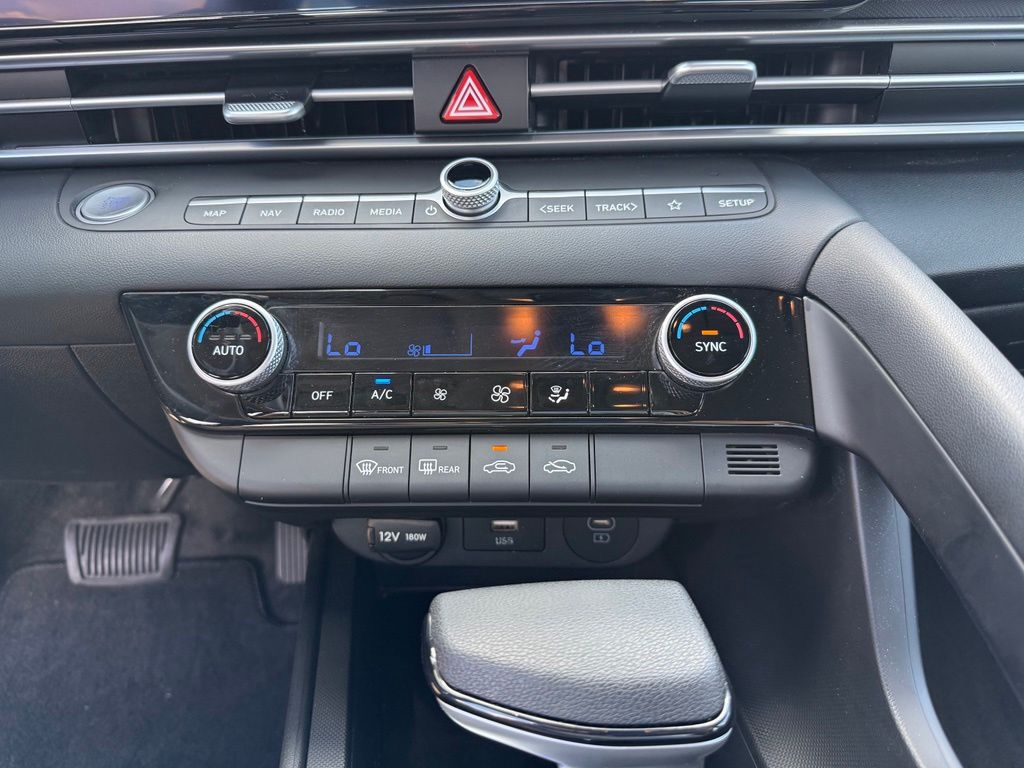Thumbnail: 2024 Hyundai Elantra - 20