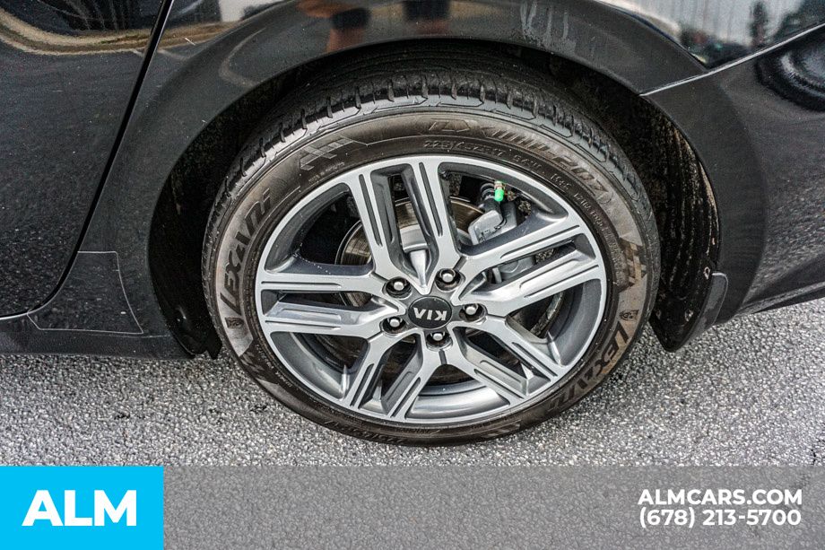 Used 2019 Black Kia EX image 17