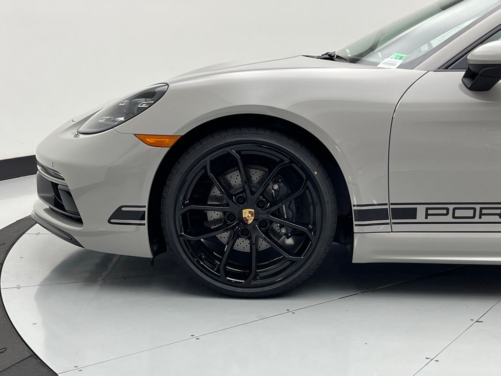 Thumbnail: 2025 Porsche 718 Cayman - 30