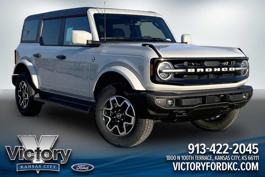 2026 Ford Bronco Outer Banks