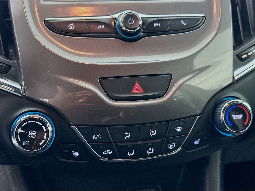 2018 Chevrolet Cruze LT photo
