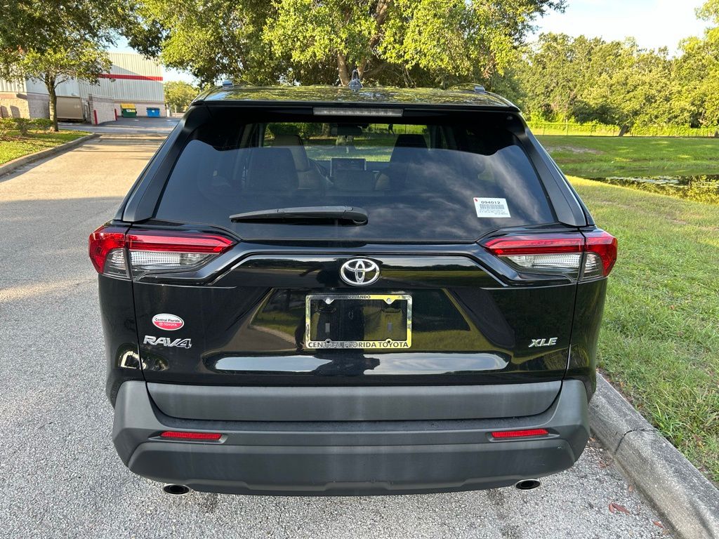 Thumbnail: 2020 Toyota RAV4 - 4