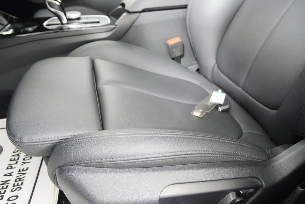 Thumbnail: 2024 BMW 2 Series - 10