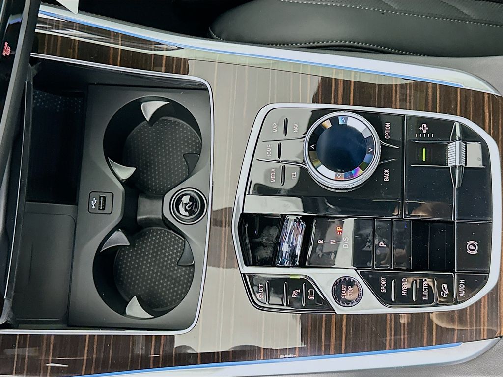 Thumbnail: 2026 BMW X5 - 15