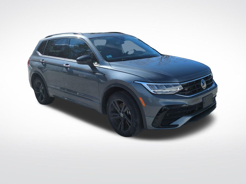 Platinum Gray Metallic 2023 Volkswagen Tiguan SE R-Line Black 4Motion SUV / Crossover All-Wheel Drive 8-Speed Automatic