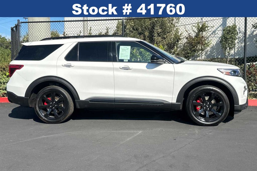 2022 Ford Explorer ST 4