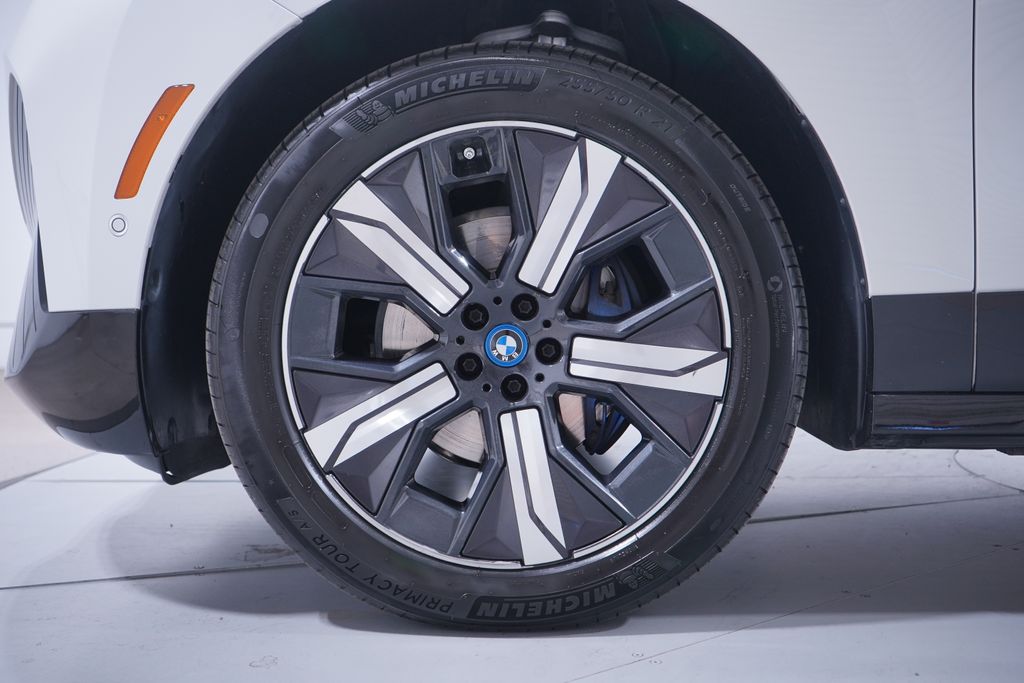 Thumbnail: 2023 BMW iX - 2