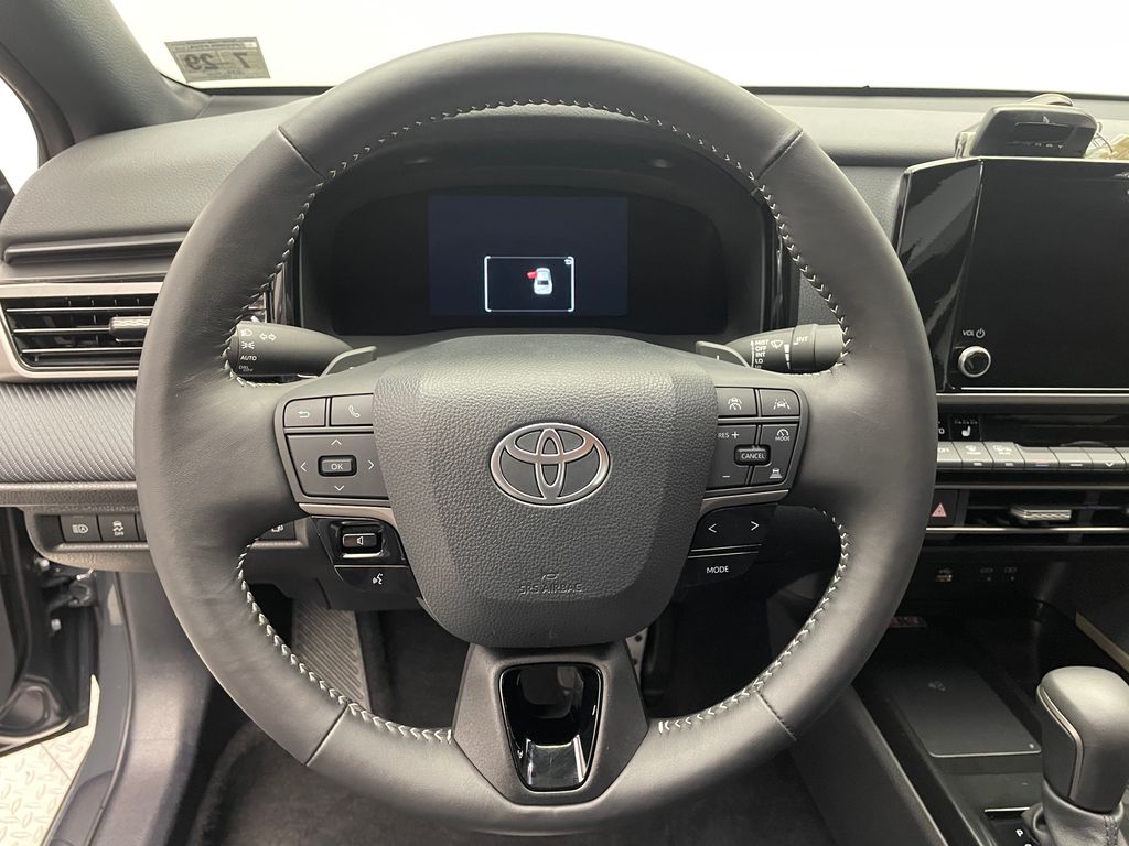 2025 Toyota Camry SE 21